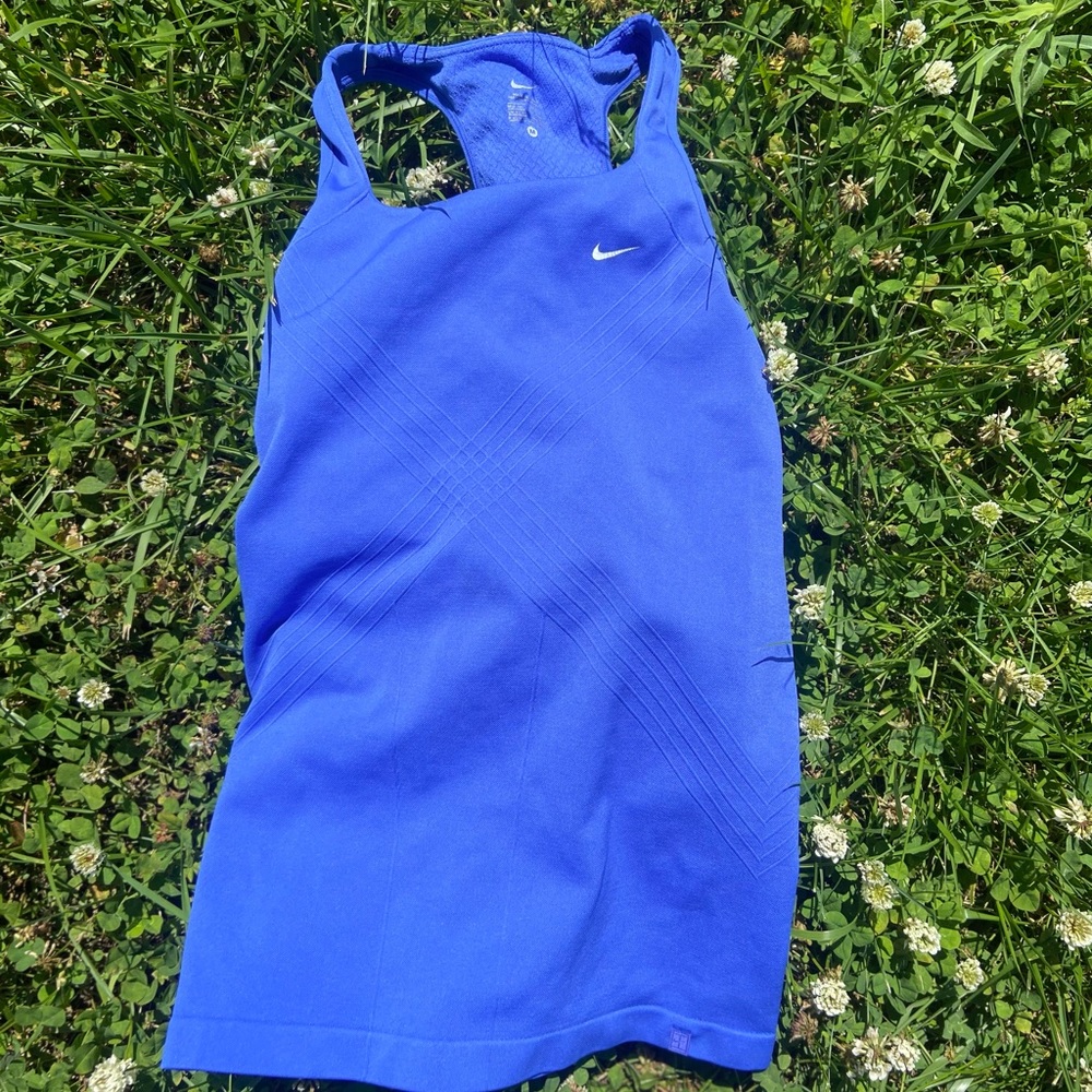 Nike dri fit top